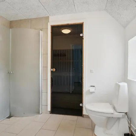 Gorgeous In With Private Swimming Pool, Be Inside Or Outside *